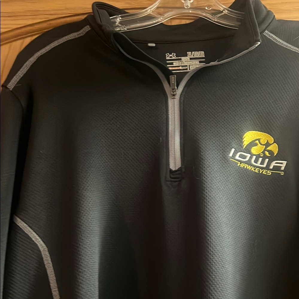 Under Armour Black Long Sleeve Tee - Picture 3 of 7